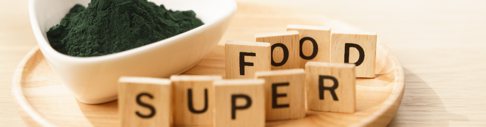 Chlorella er en superfood propfyldt med vitaminer, mineraler og andre vigtige næringsstoffer.