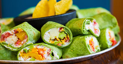 Spinat Tortilla  med Moringa og Stegte Grøntsager
